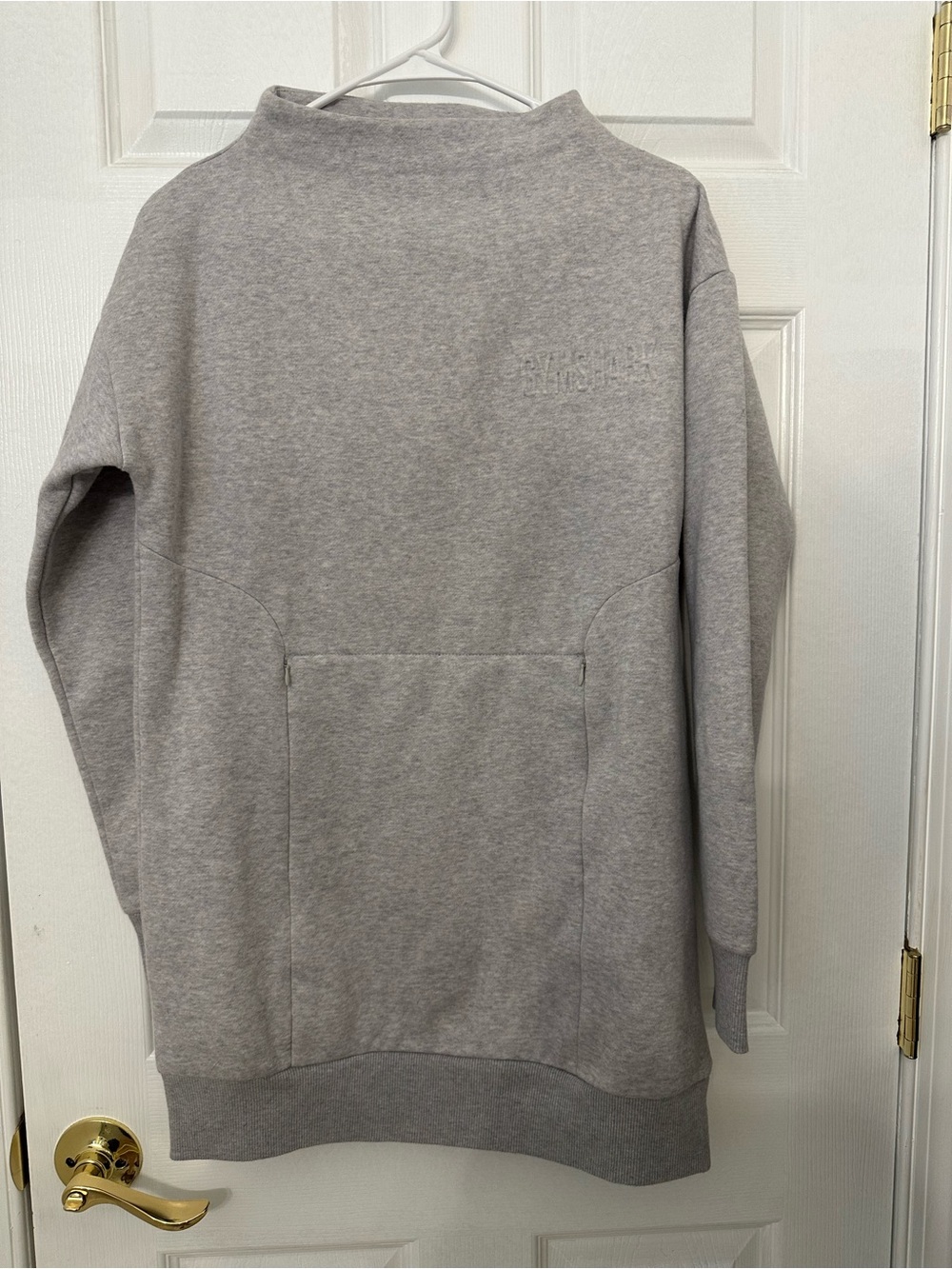 Gymshark Women's  Light Gray Crewneck Sweatshirt